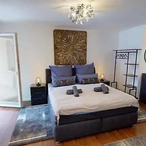 Sweethome - Business-apartment Mit Kueche Und Terrasse, Netflix, Stellplatz Apartment